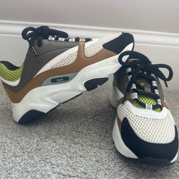 Dior B22 Trainers sz38 in great condition. 100% authentic comes with dust bag. - Picture 3 of 12